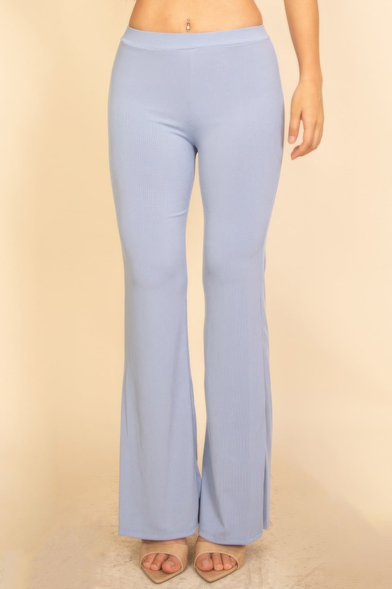 Ensemble débardeur court côtelé et pantalon évasé