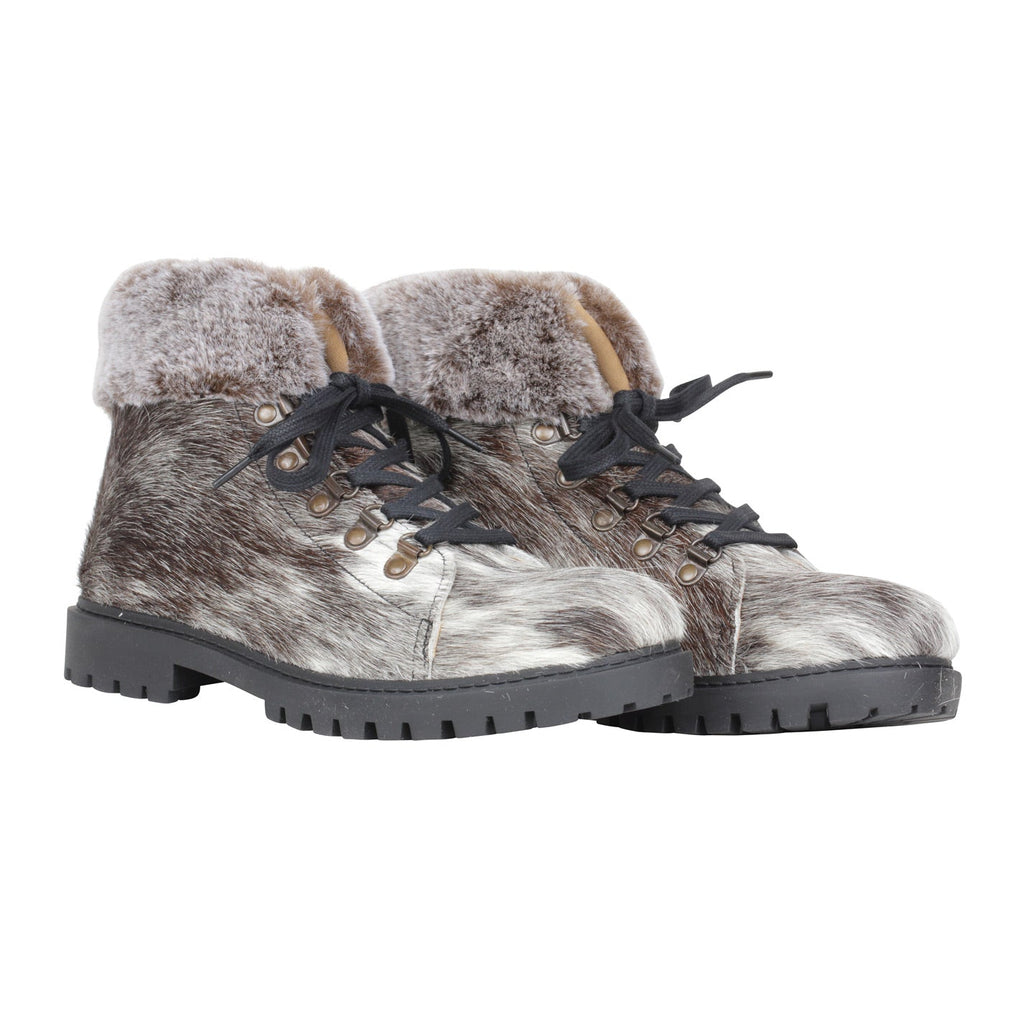 Turbulent Boots