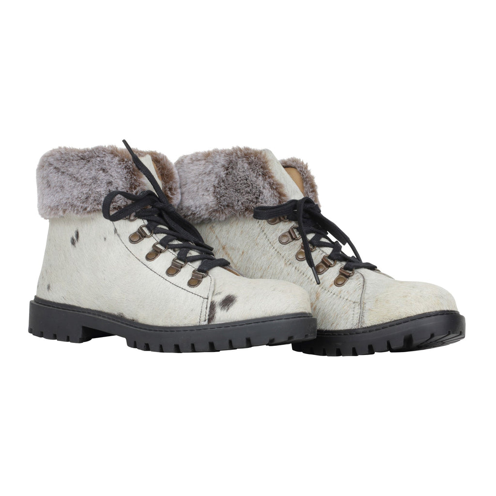 Turbulent Boots