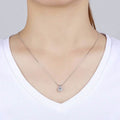 Collier avec pendentif solitaire cristal taille ronde