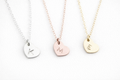 Collier minuscule avec initiale de cœur – Argent sterling ou plaqué or personnalisé