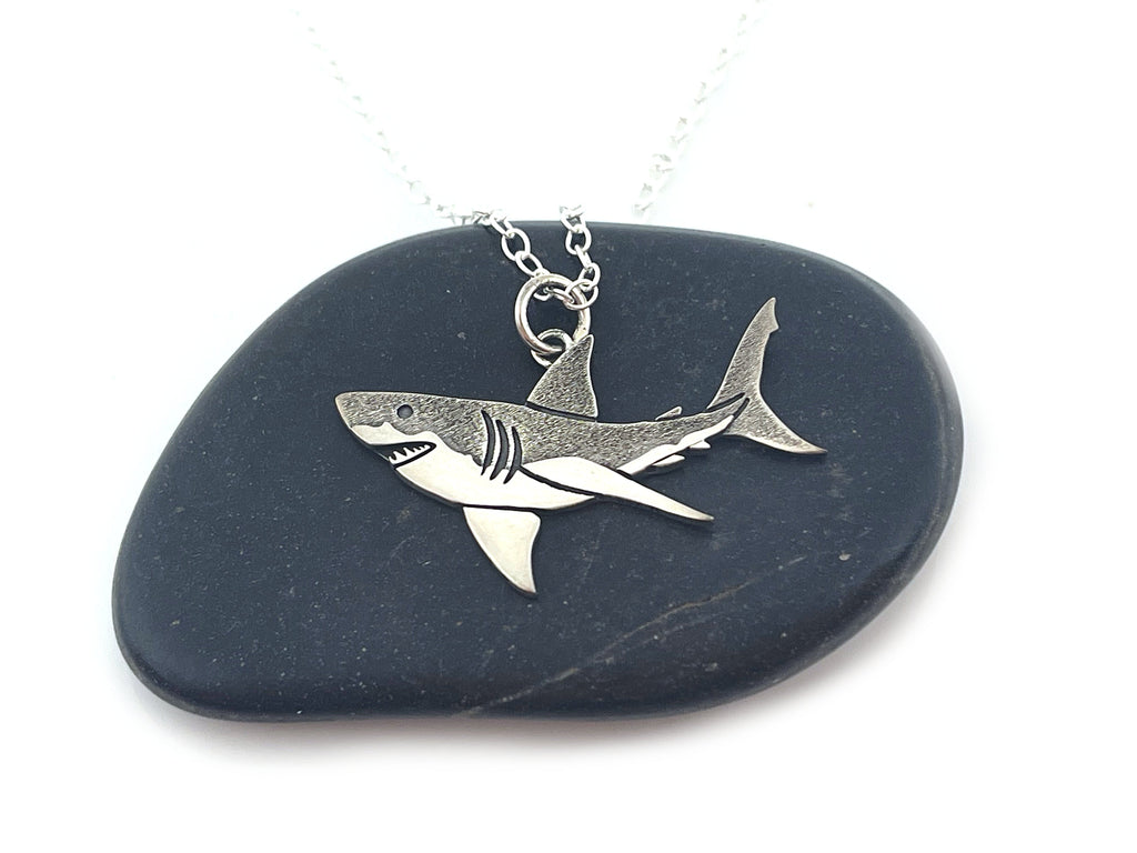 Collier requin blanc en argent sterling