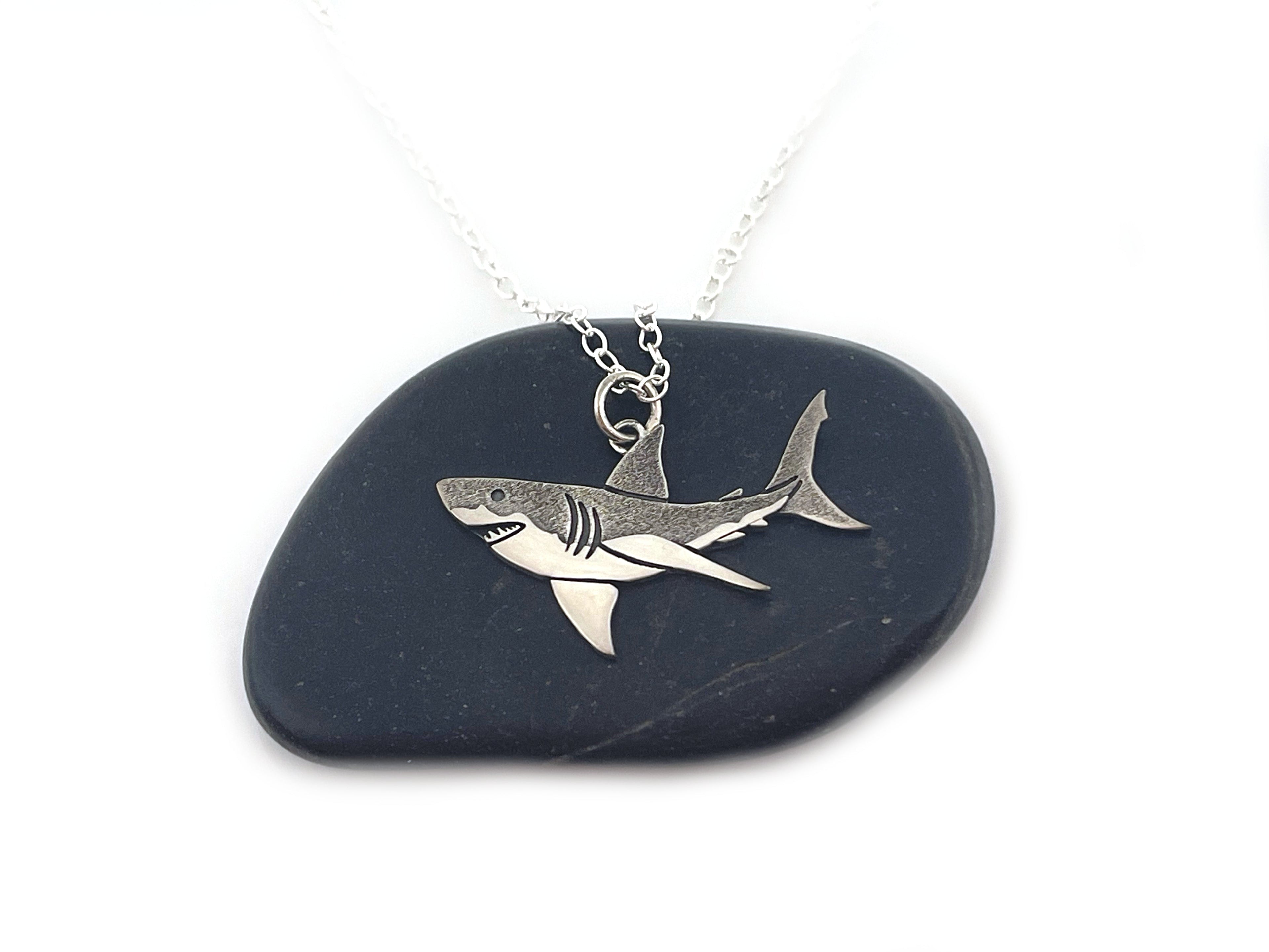 Collier requin blanc en argent sterling