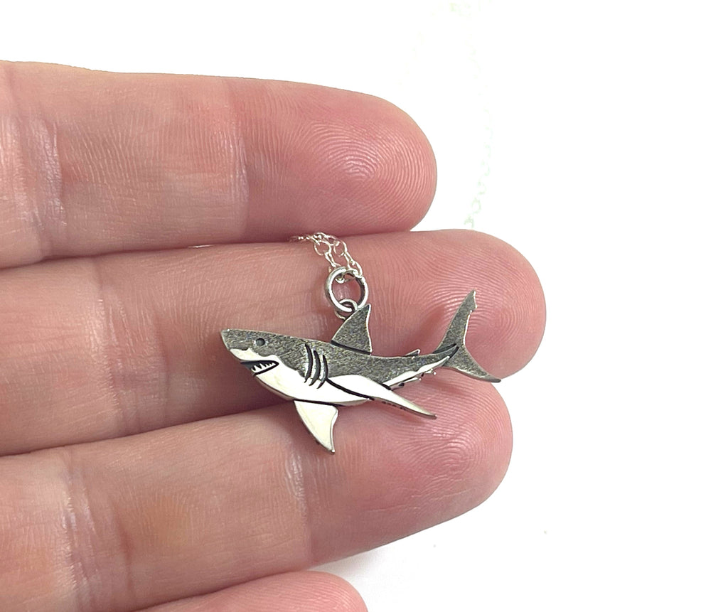 Collier requin blanc en argent sterling