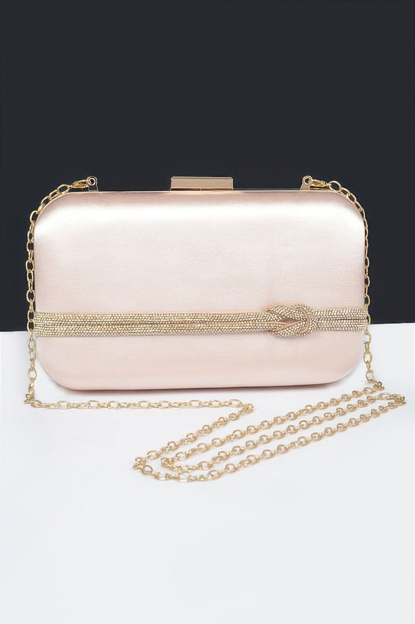 Pochette de soirée en satin