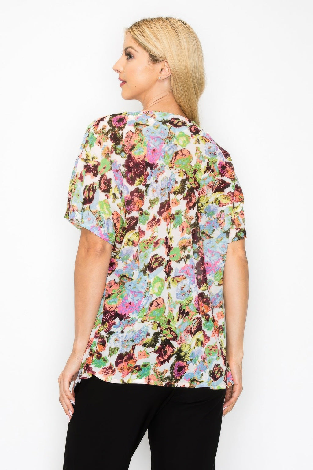 Haut fluide décontracté à col bénitier et imprimé floral fluo style "Whimsgoth"