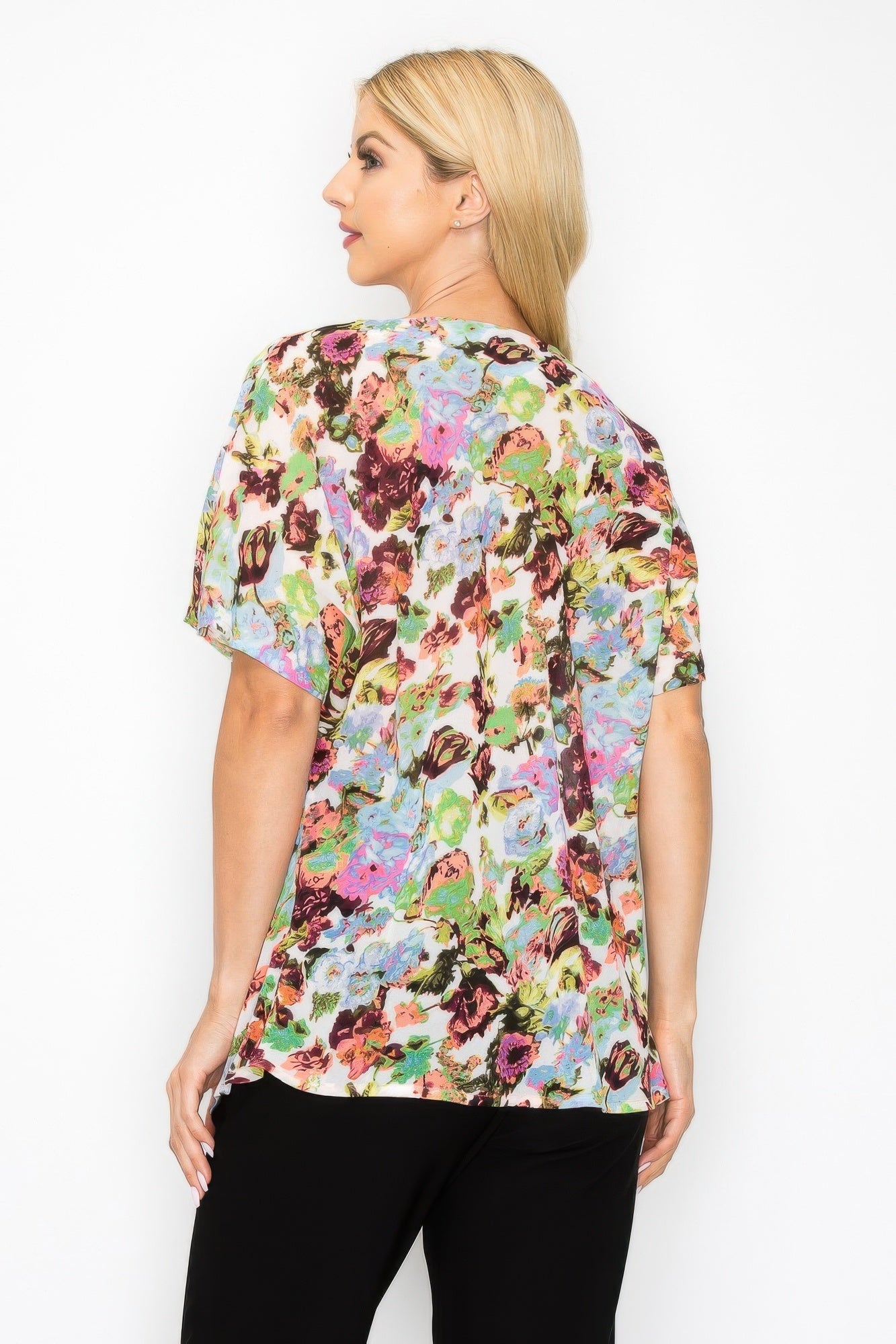 Haut fluide décontracté à col bénitier et imprimé floral fluo style "Whimsgoth"