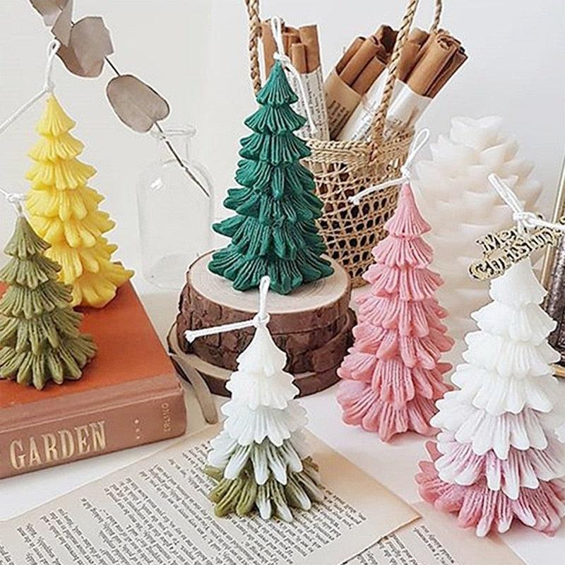 Moule en Silicone Sapin de Noël, Moule à Gâteau, Outils de Décoration, Moule à Bougie, Outil de Cuisson, Décoration de Maison pour Fête de Noël, Moule en Silicone 3D Sapin pour Bougie, 4 Moules Différents pour Sapin de Noël.