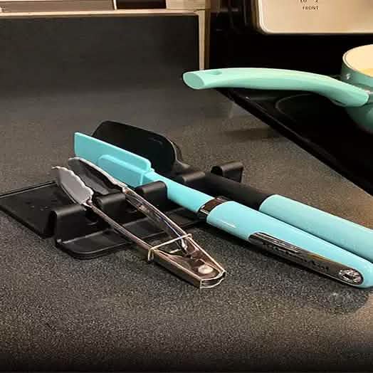 Repose-cuillère en silicone avec égouttoir