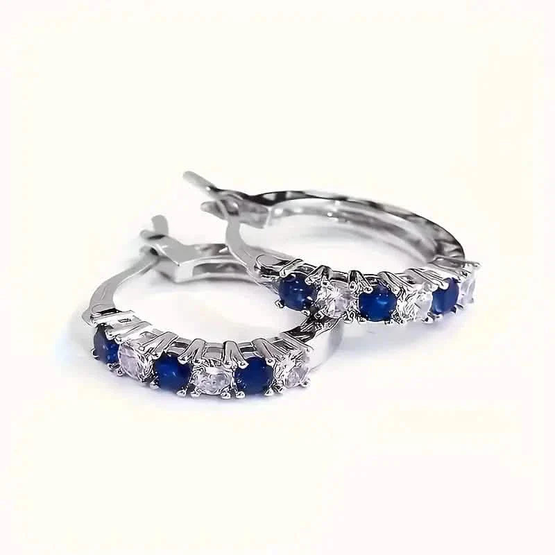 Boucles d'oreilles circulaires hypoallergéniques plaquées argent ornées de pierres synthétiques colorées