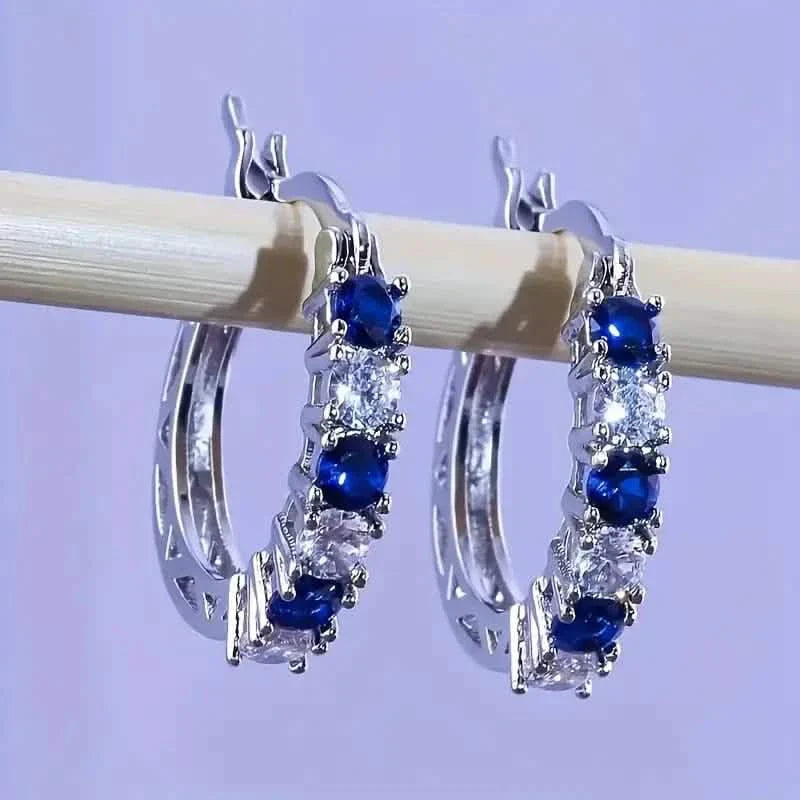 Boucles d'oreilles circulaires hypoallergéniques plaquées argent ornées de pierres synthétiques colorées