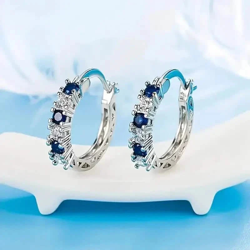 Boucles d'oreilles circulaires hypoallergéniques plaquées argent ornées de pierres synthétiques colorées
