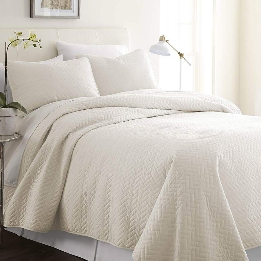 Ensemble couvre-lit matelassé Simply Soft – Styles variés