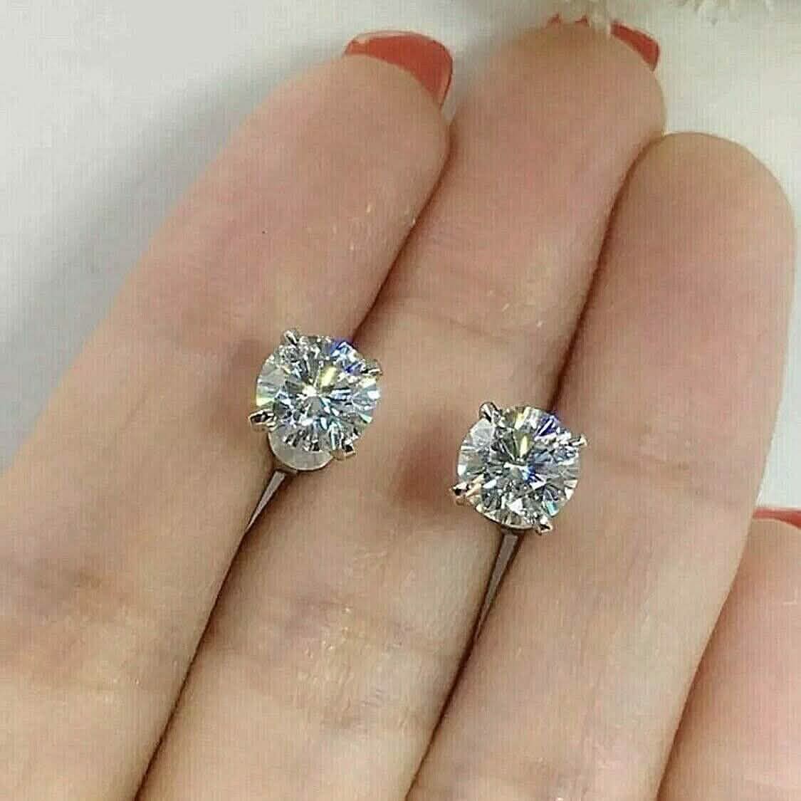 Puce d'oreille individuelle en véritable diamant de 0,40 carat, en or massif 14 carats. Wow.