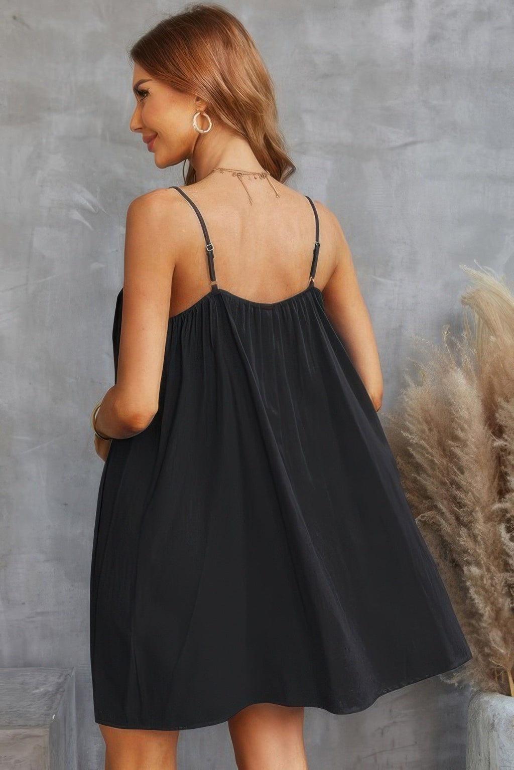 Robe trapèze sans manches à fines bretelles