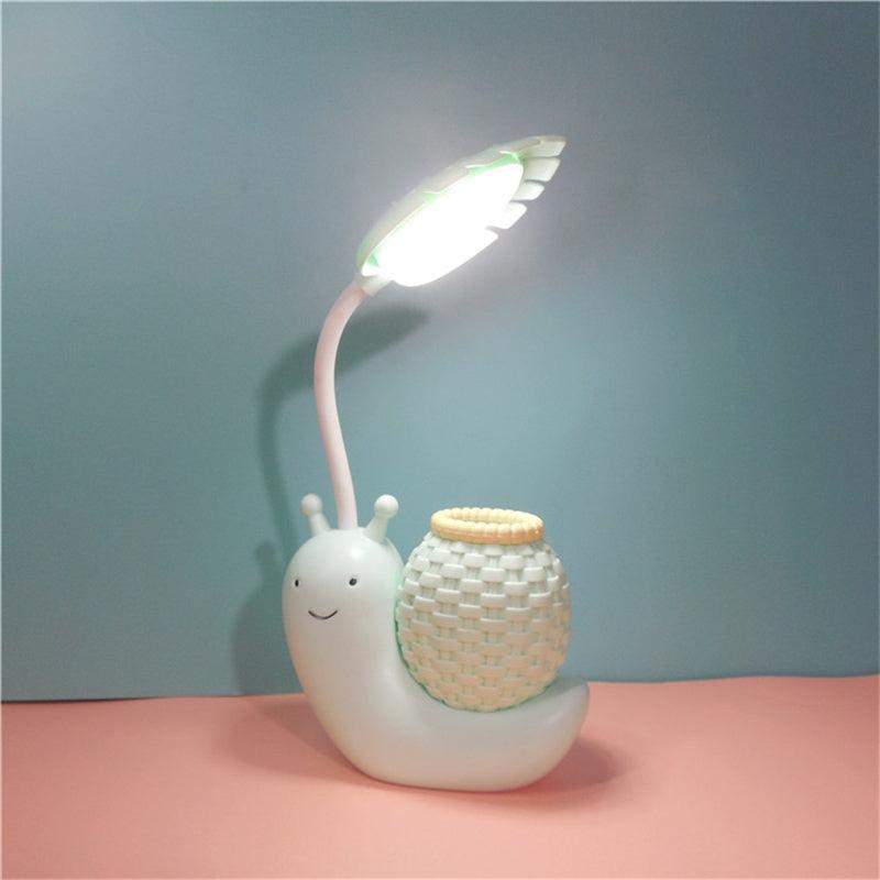 Lampe de table à LED Snail, jolie lampe de bureau avec porte-stylo, veilleuse de lecture pour enfants, chambre à coucher, dortoir universitaire, protection des yeux, organisateur réglable, jolies lampes d'étude pour la décoration de chambre.