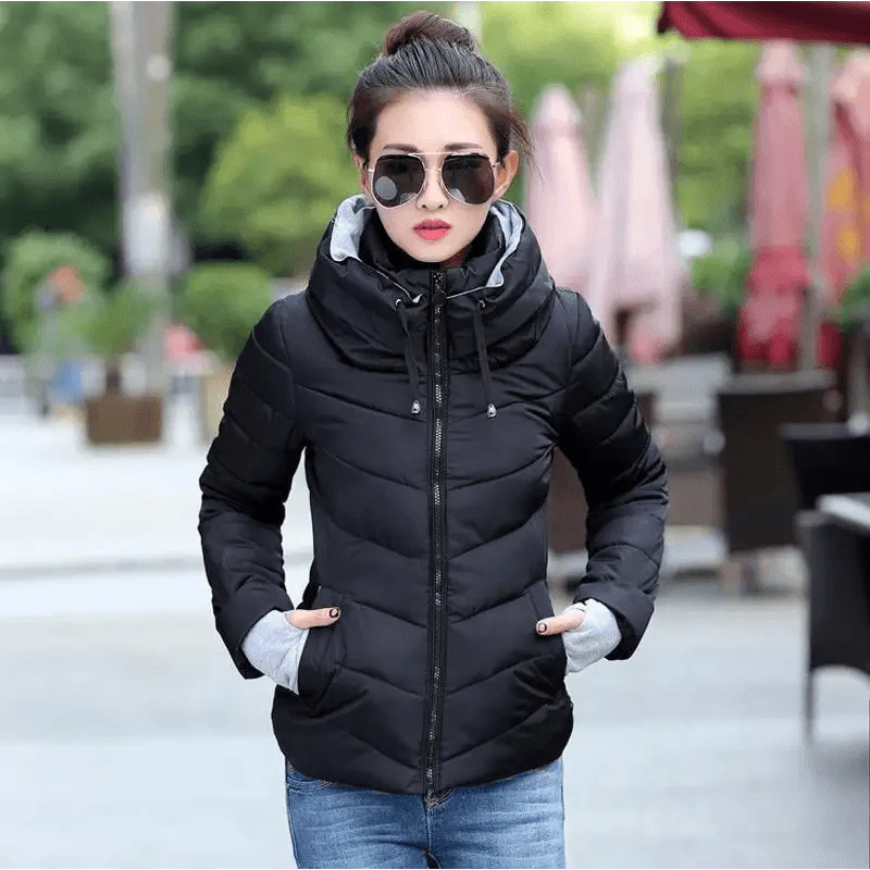 Veste d'hiver douce et confortable pour femme, courte, épaisse, coupe-vent, avec capuche, fermeture éclair, en coton matelassé, coupe ajustée, couleur unie, hauts basiques.