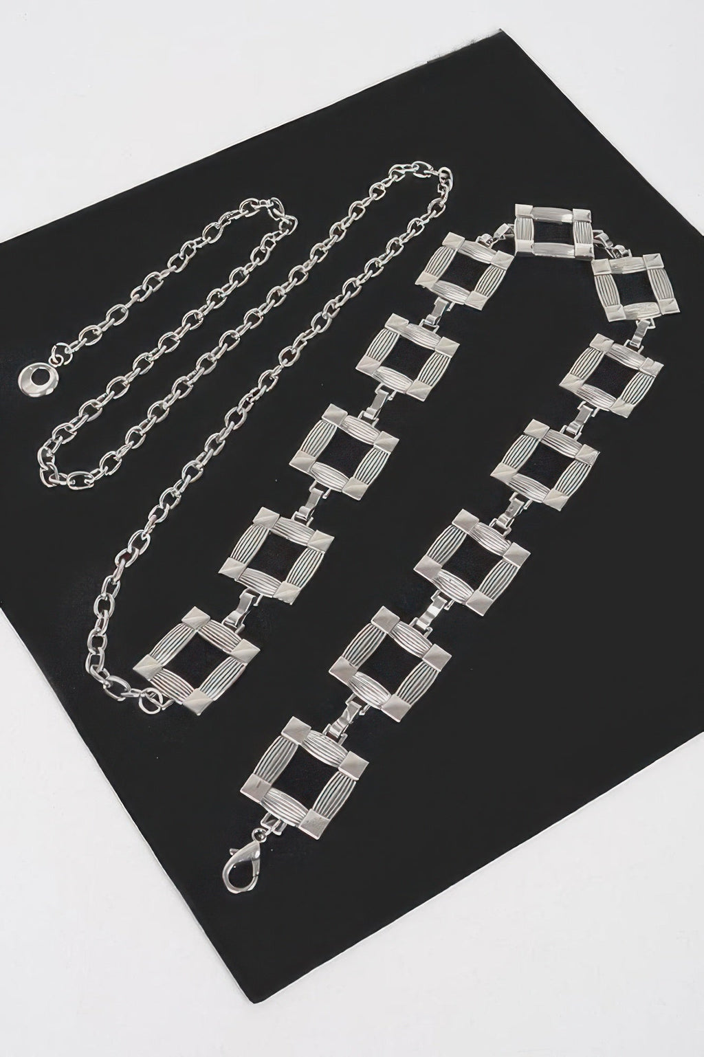 Ceinture chaîne pour grandes tailles, à maillons carrés