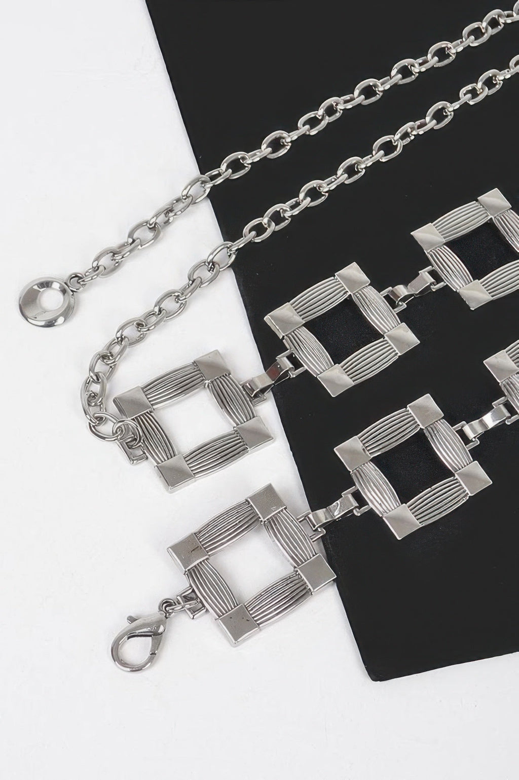 Ceinture chaîne pour grandes tailles, à maillons carrés