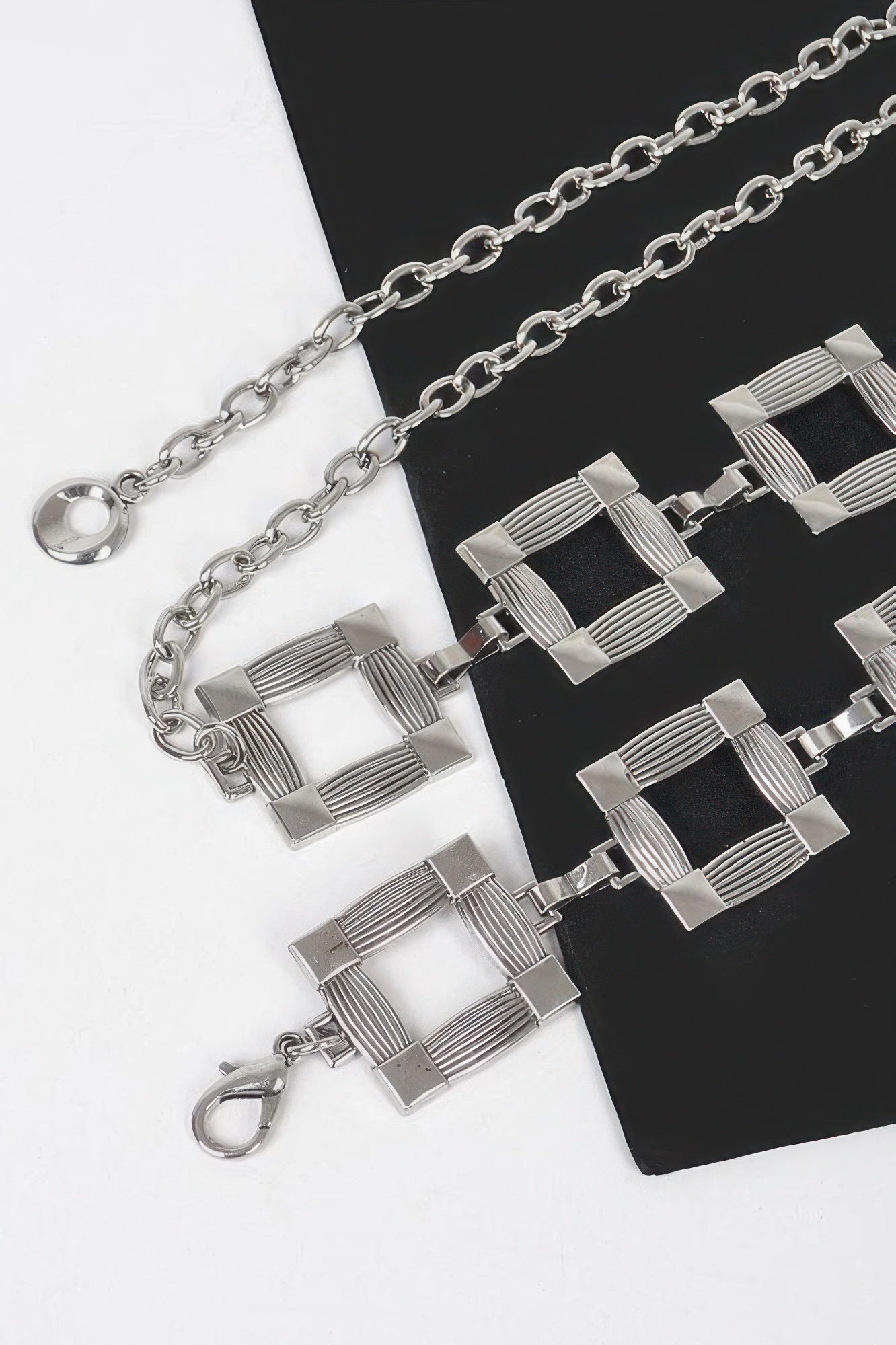 Ceinture chaîne pour grandes tailles, à maillons carrés