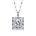 Collier avec pendentif carré