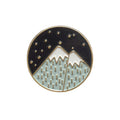 Épingle en émail Ciel nocturne Montagne enneigée – Motif Paysage étoilé
