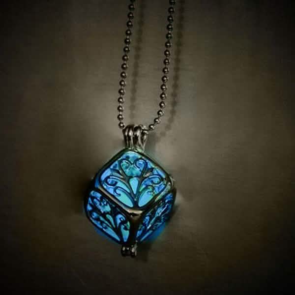 Collier Pendentif Fée Magique Steampunk Lumineux Dans Le Noir