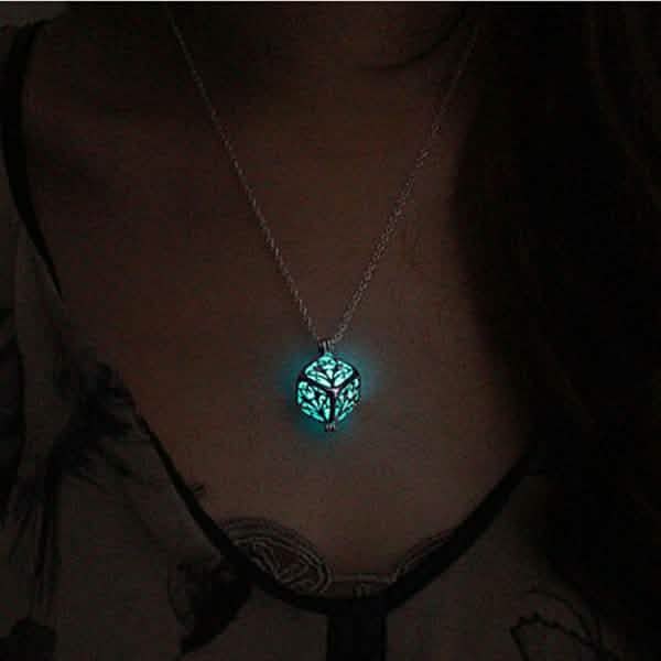 Collier Pendentif Fée Magique Steampunk Lumineux Dans Le Noir