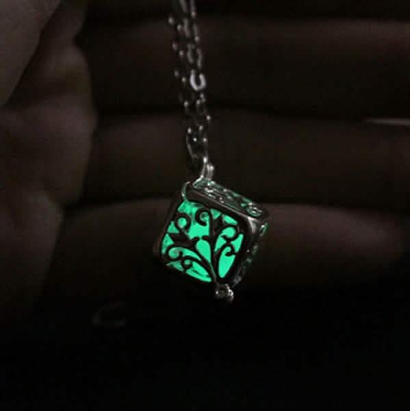 Collier Pendentif Fée Magique Steampunk Lumineux Dans Le Noir