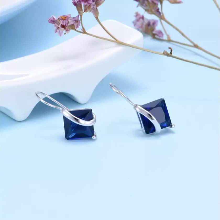 Boucles d'oreilles en argent sterling saphir taillé en diamant