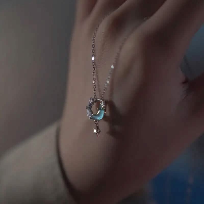 Superbe collier pendentif pierre de naissance lune et étoile