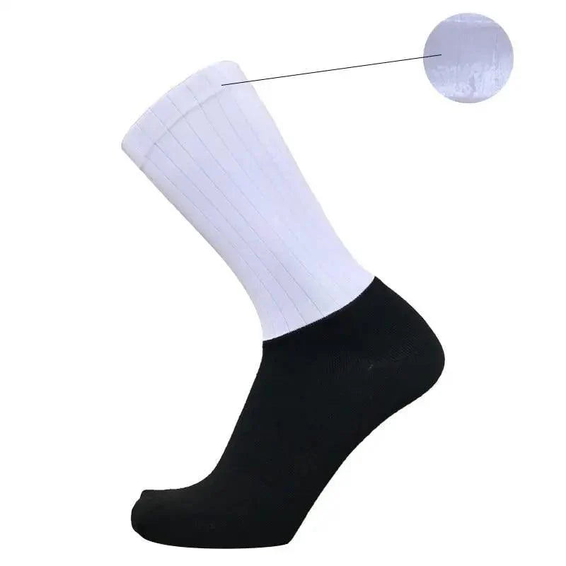 Chaussettes de Cyclisme Estivales Élégantes Respirantes pour Hommes, Antidérapantes, Sans Couture, Chaussettes de Sport Modernes pour Hommes, Chaussettes de Course et de Sport