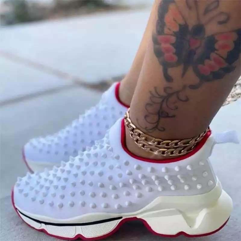 Baskets élégantes pour femmes avec antidérapant Confortables Sport Été Nouveau Mesh Respirant Plateforme Augmentée Chaussures de mode Baskets de course pour femmes