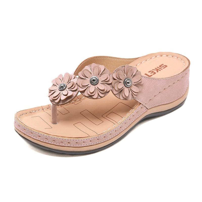 Sandales plates d'été pour femmes, multicolores, faites à la main, style rétro, avec fleurs, tongs, pantoufles, sandales plates mignonnes, sandales plates à lanières et bout ouvert pour femmes.