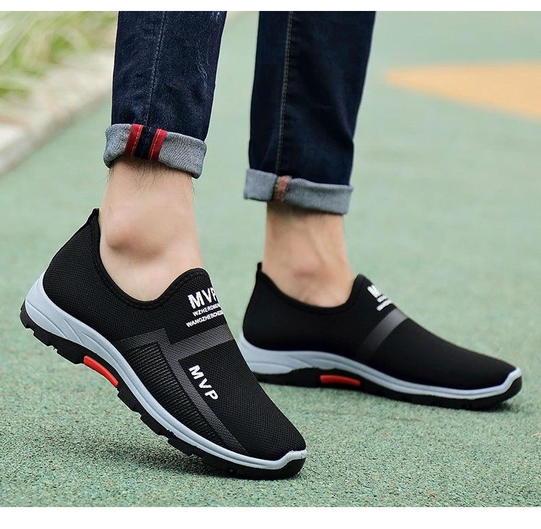 Baskets légères d'été en maille pour hommes, chaussures de marche Tenis respirantes, espadrilles à enfiler pour hommes, chaussures d'été et d'automne respirantes en maille, baskets au design tendance, espadrilles