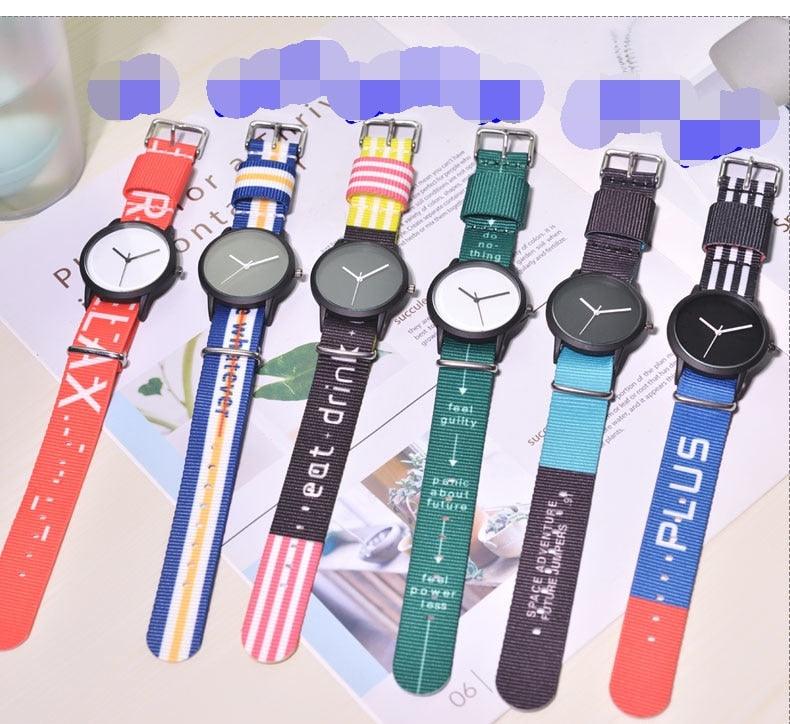 Montre Quartz Femme en Toile Style Été Nouvelle Mode Décontractée Montre-bracelet Femme Montres d'Extérieur Unisexe Montre de Sport Décontractée avec Bracelet en Nylon Design Élégant
