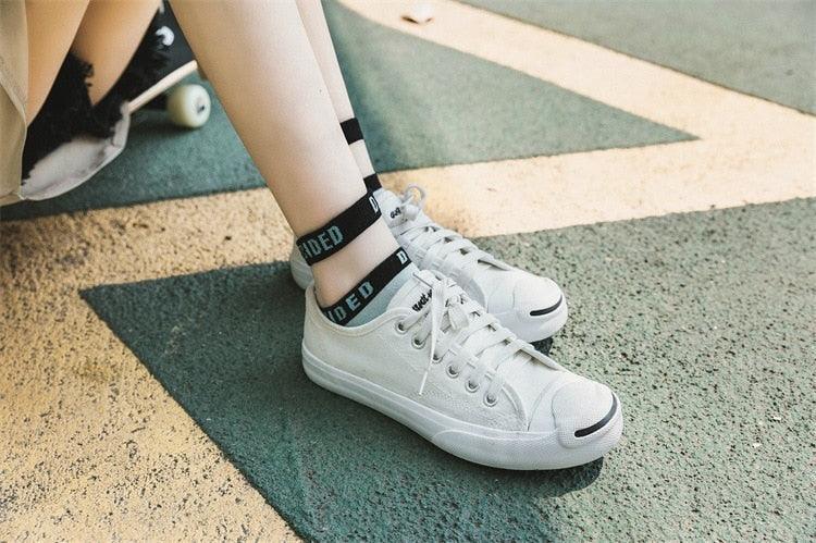 Chaussettes Courtes en Coton Respirant pour Femme avec Motif Lettres Transparents et Évidées, Chaussettes Bateau Fines et Décontractées pour l'Été