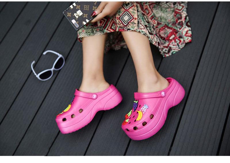 Sabots d'été pour femmes, sandales de jardin à plateforme, pantoufles de fruits, chaussures de plage à enfiler, claquettes de mode, sabots à plateforme, sandales de plage, pantoufles pour femmes