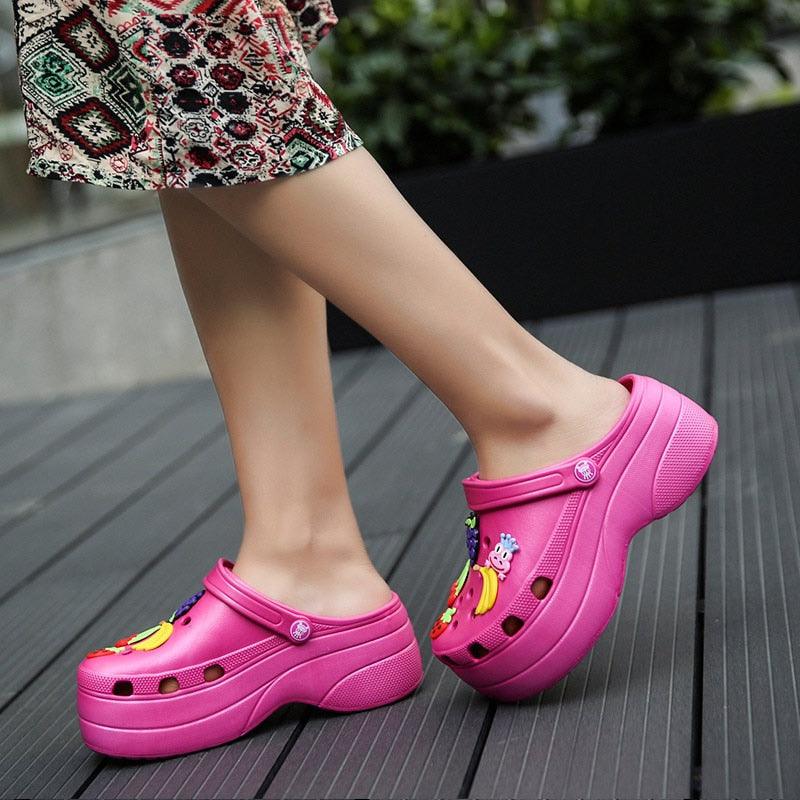 Sabots d'été pour femmes, sandales de jardin à plateforme, pantoufles de fruits, chaussures de plage à enfiler, claquettes de mode, sabots à plateforme, sandales de plage, pantoufles pour femmes