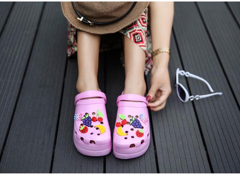 Sabots d'été pour femmes, sandales de jardin à plateforme, pantoufles de fruits, chaussures de plage à enfiler, claquettes de mode, sabots à plateforme, sandales de plage, pantoufles pour femmes