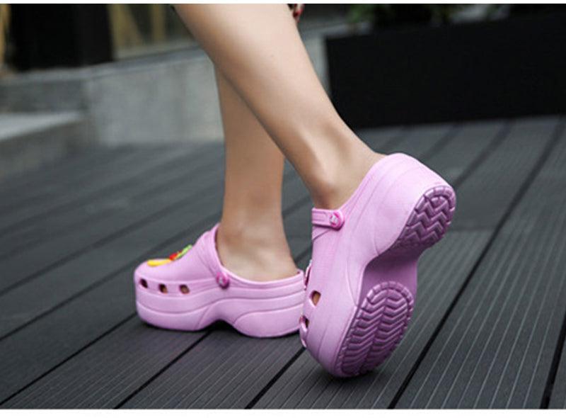 Sabots d'été pour femmes, sandales de jardin à plateforme, pantoufles de fruits, chaussures de plage à enfiler, claquettes de mode, sabots à plateforme, sandales de plage, pantoufles pour femmes