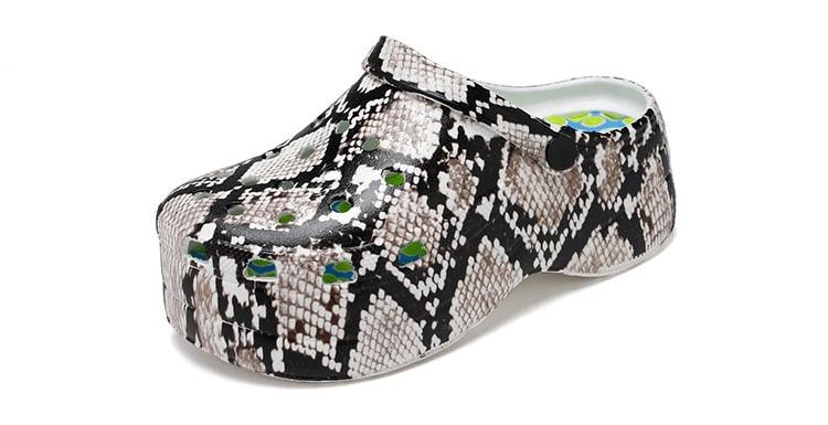 Sabots d'été pour femmes à séchage rapide, sandales de plage, tongs arc-en-ciel à plateforme compensée épaisse, pantoufles légères pour la maison, chaussures décontractées à enfiler, peintes à la main, pour les voyages et les vacances