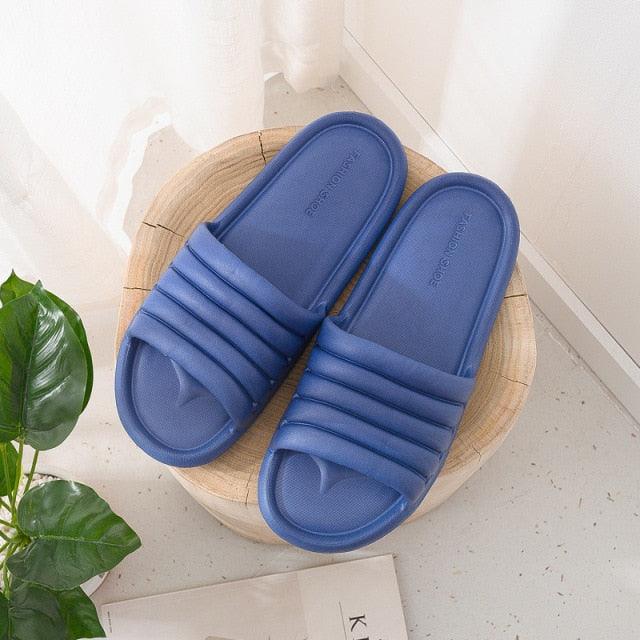 Chaussons d'été pour femmes Chaussures plates intérieures Tongs intérieures en EVA Antidérapantes pour la salle de bain Sandales à séchage rapide Chaussons souples en EVA à bout ouvert antidérapants Chaussons de piscine