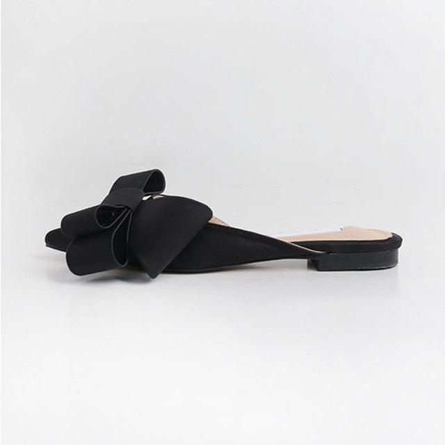 Chaussures d'été pour femmes en satin de soie, pantoufles tendance, talons plats, chaussures pour femmes en satin de soie, nœud pointu, talons plats, sandales d'extérieur, sandales décontractées, talons bas d'été