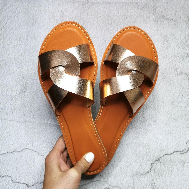 Sandales d'été pour femmes, chaussures à la mode en cuir, chaussons pour femmes, sandales plates de haute qualité, sandales décontractées à brides croisées, sandales plates de plage pour femmes