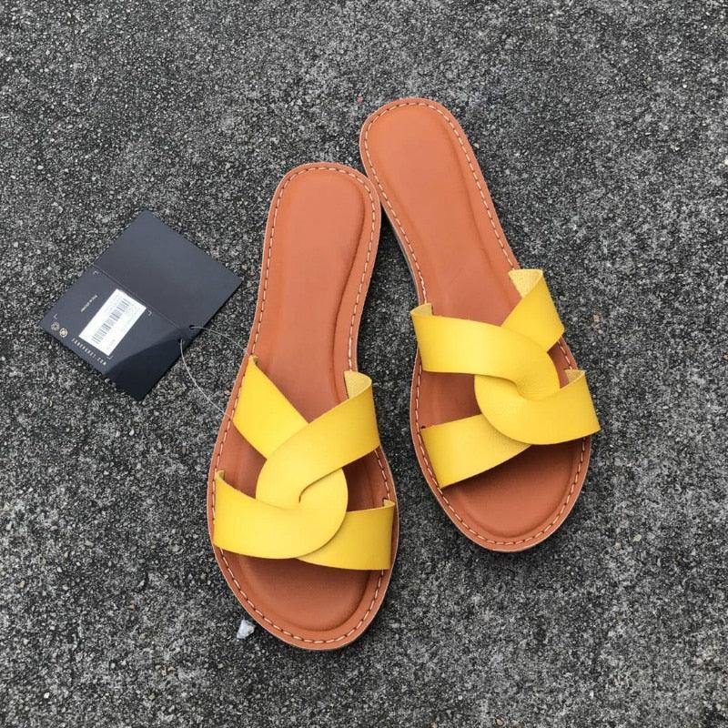 Sandales d'été pour femmes, chaussures à la mode en cuir, chaussons pour femmes, sandales plates de haute qualité, sandales décontractées à brides croisées, sandales plates de plage pour femmes