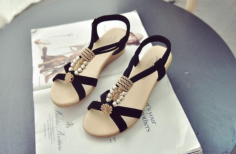Sandales d'été pour femmes, douces, confortables, modernes, plates, à perles, confortables, à bride cheville, à enfiler, plates, élastiques, chaussures d'été confortables
