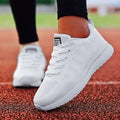 Baskets super légères pour femmes, chaussures de sport vulcanisées, baskets blanches décontractées pour femmes, chaussures plates élégantes et souples, respirantes, antidérapantes et confortables.