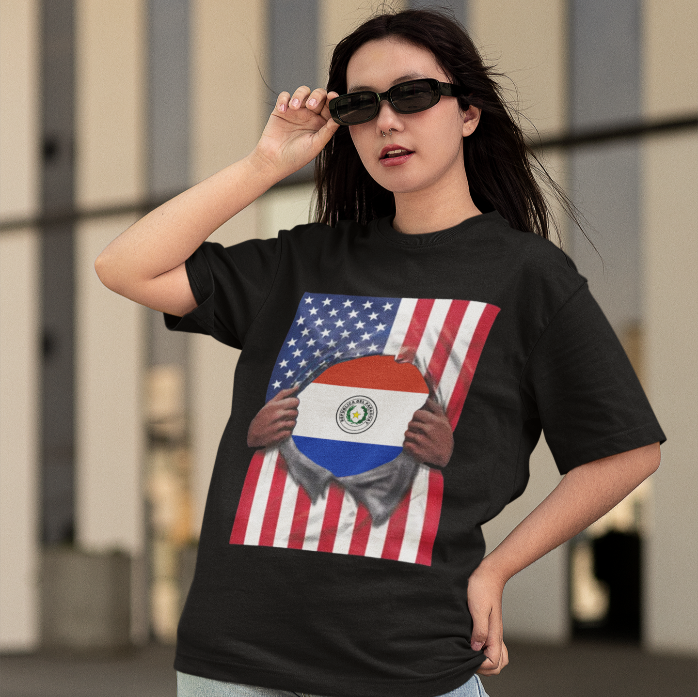 T-shirt Fierté Drapeau du Paraguay + Drapeau des États-Unis | Drapeaux Paraguayen + Américain avec déchirure 4 juillet | T-shirts humoristiques latinos viraux | Unisexe - 4 couleurs