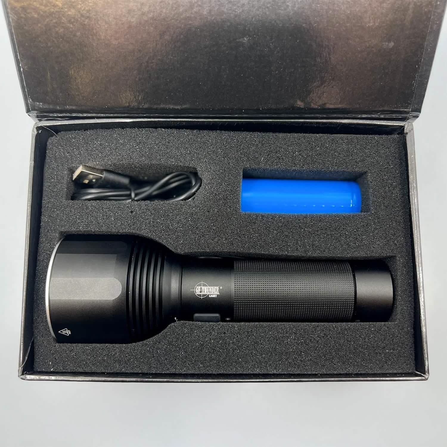 Lampe torche tactique LED 2000 lumens